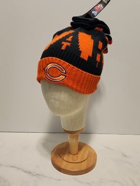 Chicago Bears Orange & Navy Pom Beanie &  Gloves Set Of 2 Brand New